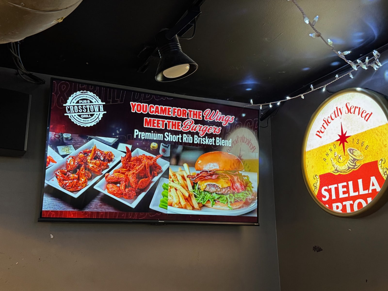 DDM screen at Crosstown Pub and Grill Naperville
